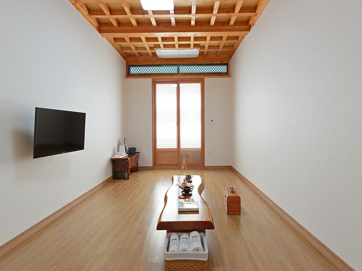 Cheonggong Hanok Stay Gyeongju Exteriör bild