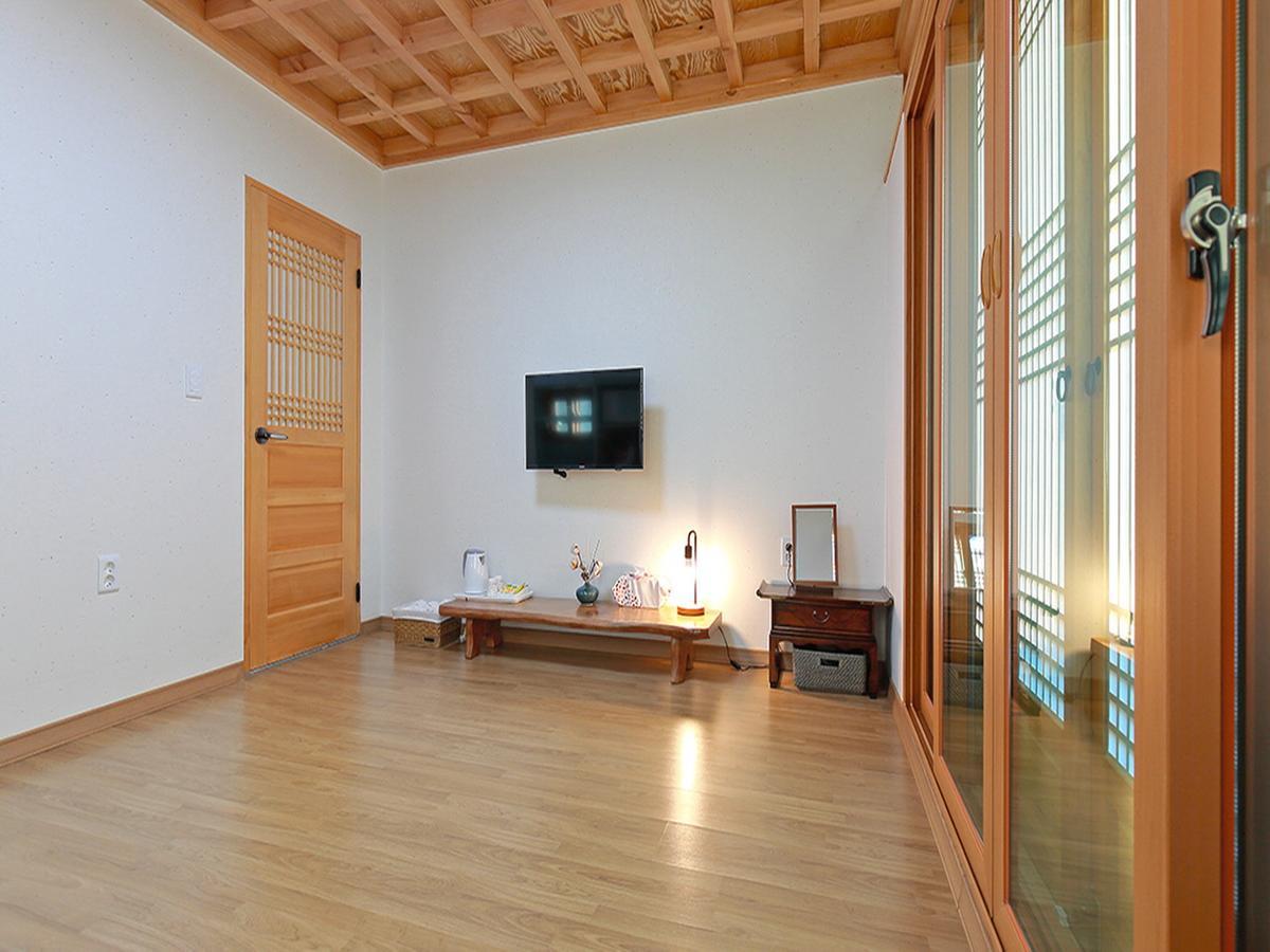 Cheonggong Hanok Stay Gyeongju Exteriör bild