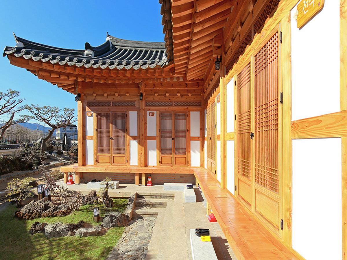 Cheonggong Hanok Stay Gyeongju Exteriör bild