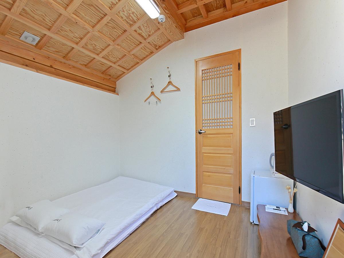 Cheonggong Hanok Stay Gyeongju Exteriör bild